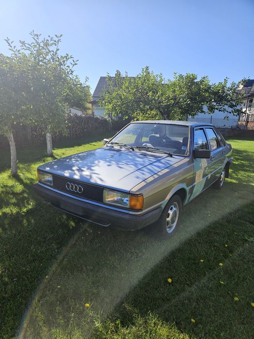 Audi 80  b2 sedan