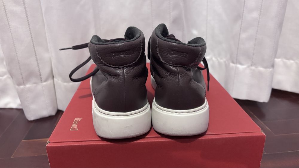 Botins Camper em pele