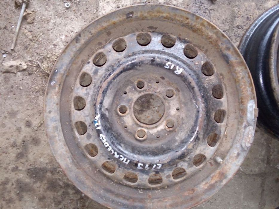 MERCEDES 124 COMBI FELGA FELGI R15