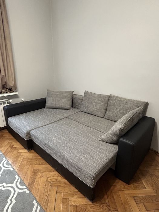 Duży narożnik sofa z funkcją spania