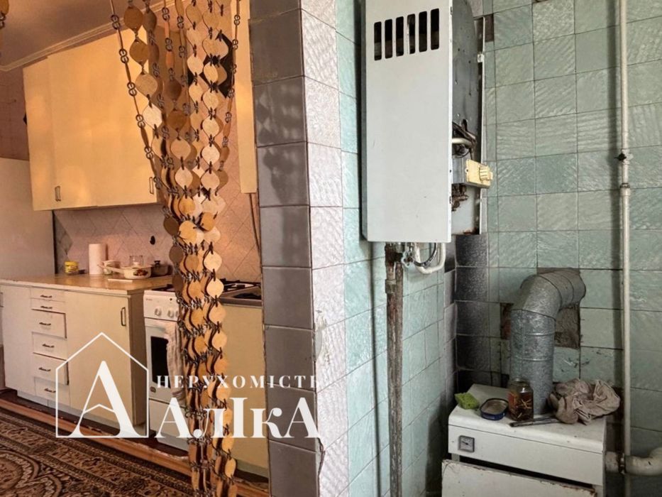 Продам 2-поверховий будинок в хорошій локації