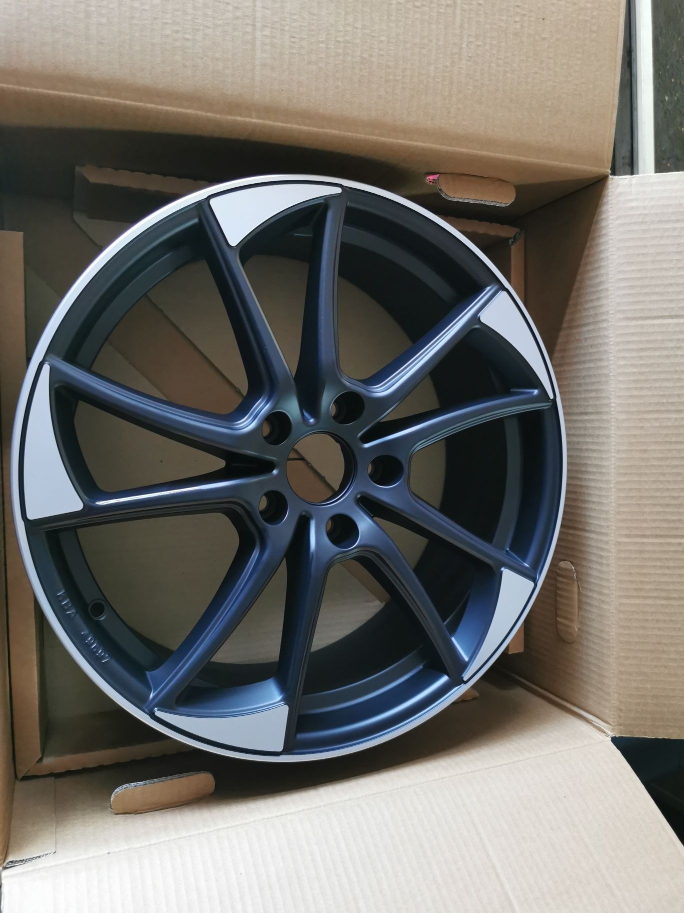 MB design MB-1 BMW F20 VW T6,T5 19cali