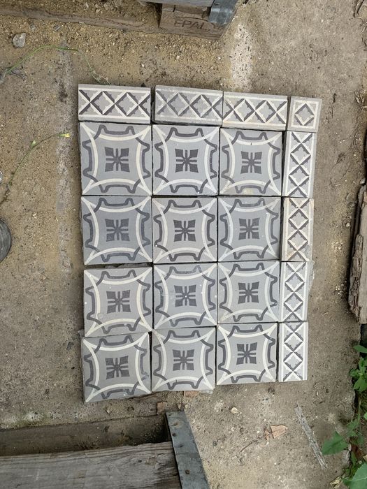 Stare plytki/ kafle podlogowe ceramiczne