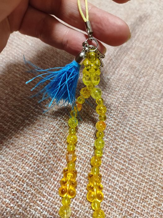 Żolta długa zawieszka do telefonu komórkowego