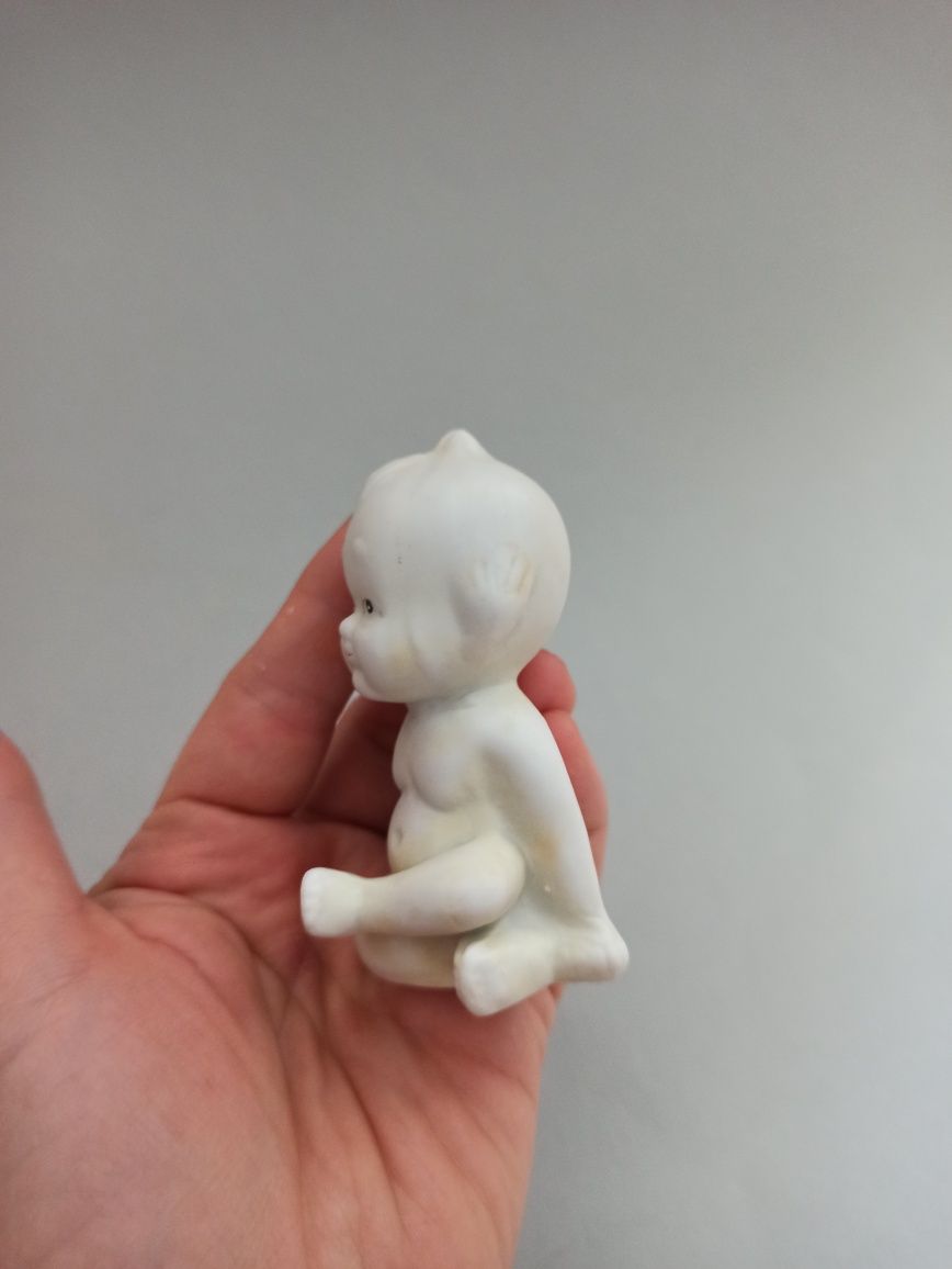 Ceramiczna figurka vintage laleczka kewpie bobasek biskwit dzidziuś