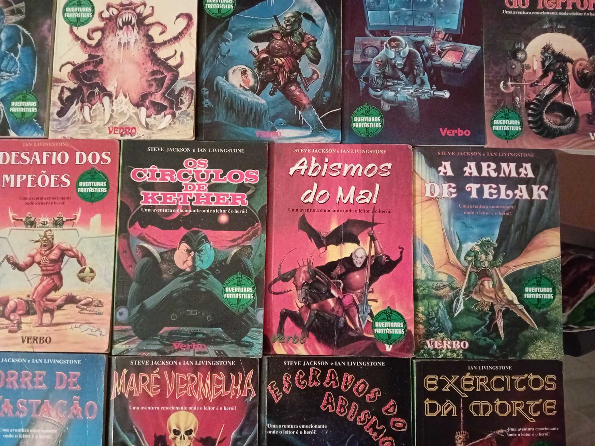 Livros da Coleção Aventuras Fantásticas de Steve Jackson.