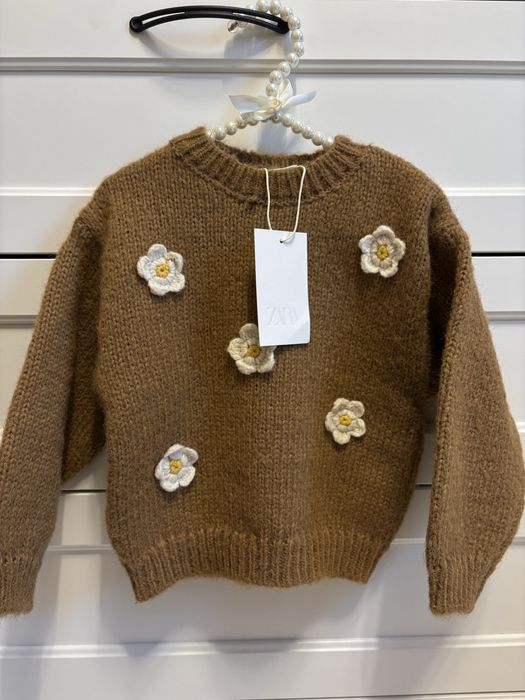 Sweterek z kwiatami Zara r.104