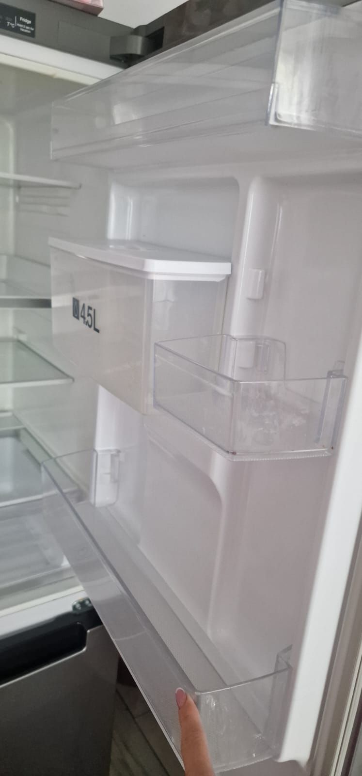 Lodowka samsung z podajnikiem wody srebrna