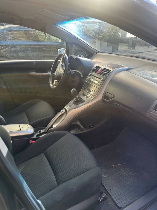 Тойота ауріс 2008