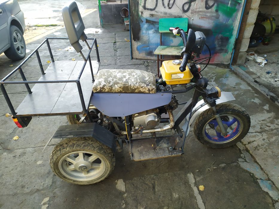 Трьох колісний мопед