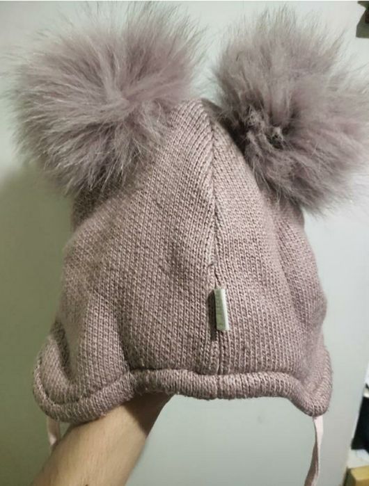 Тепла шапка для дівчинки