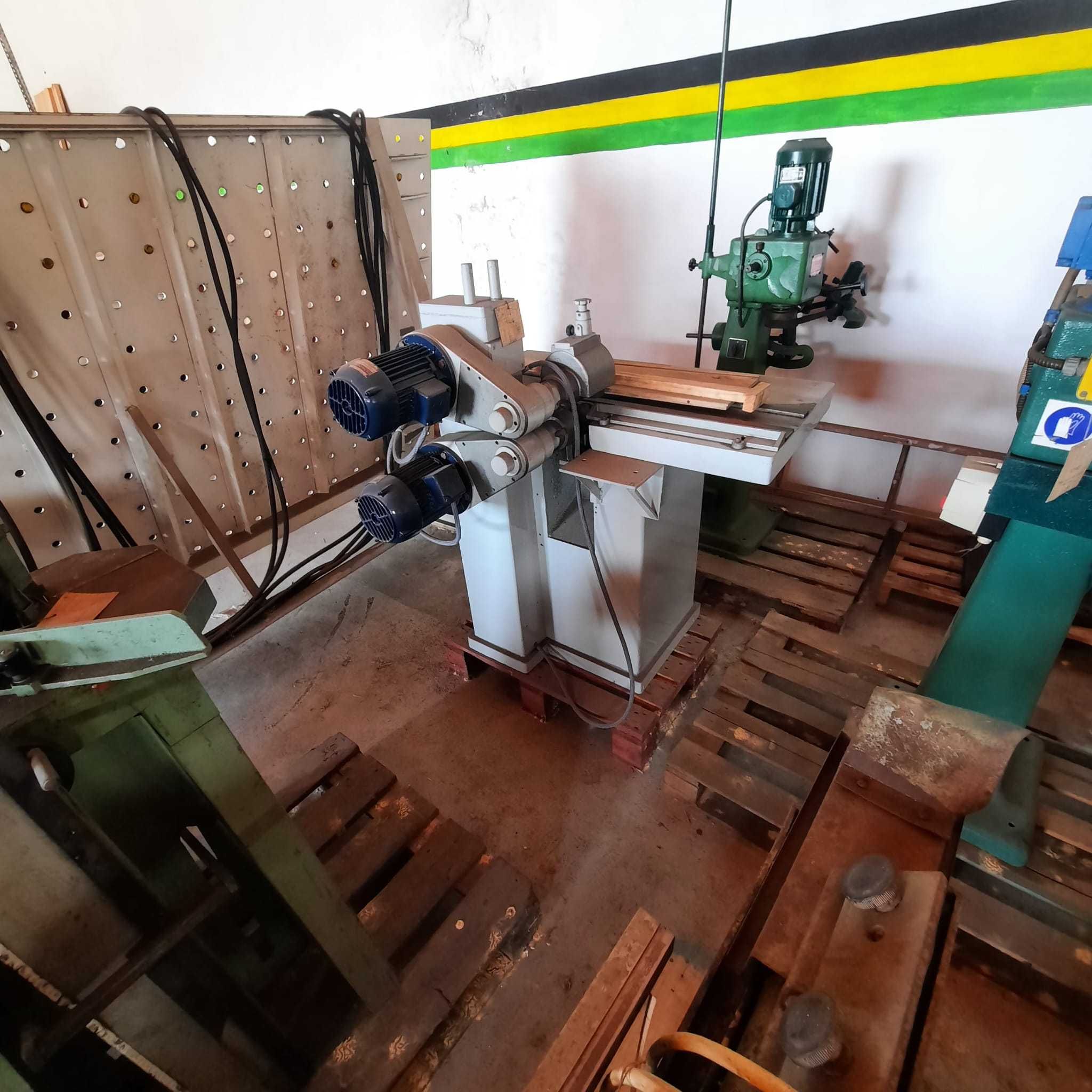 Afagadora de orlas ou forras