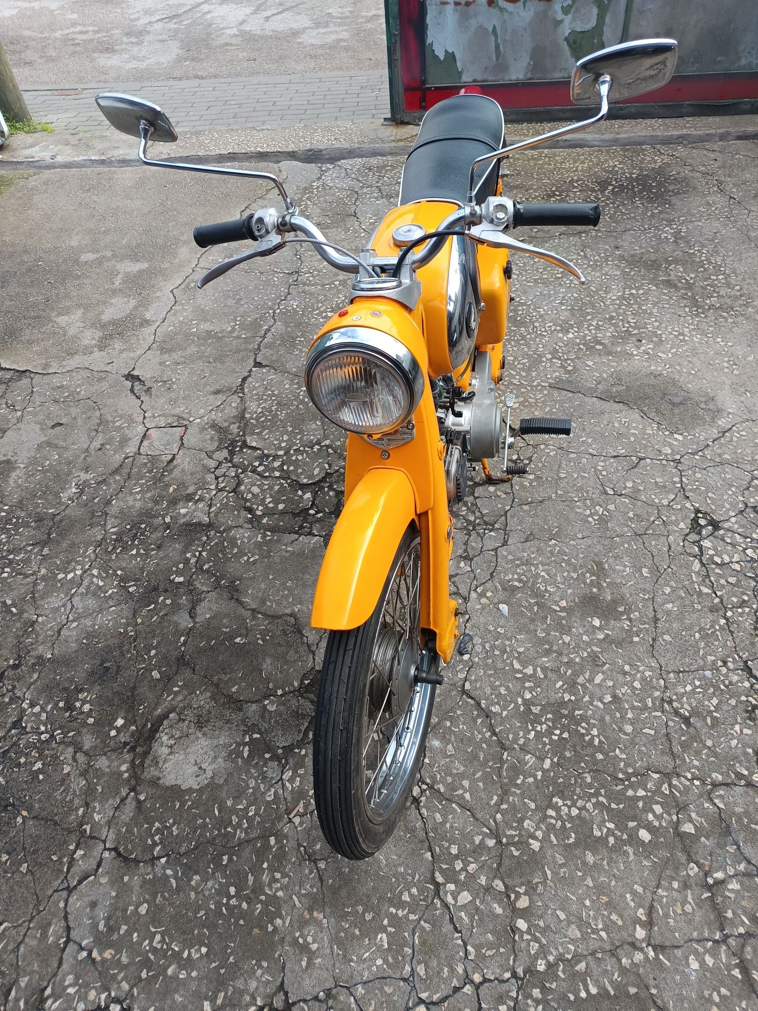 Vendo Honda modelo c 110 50 cc