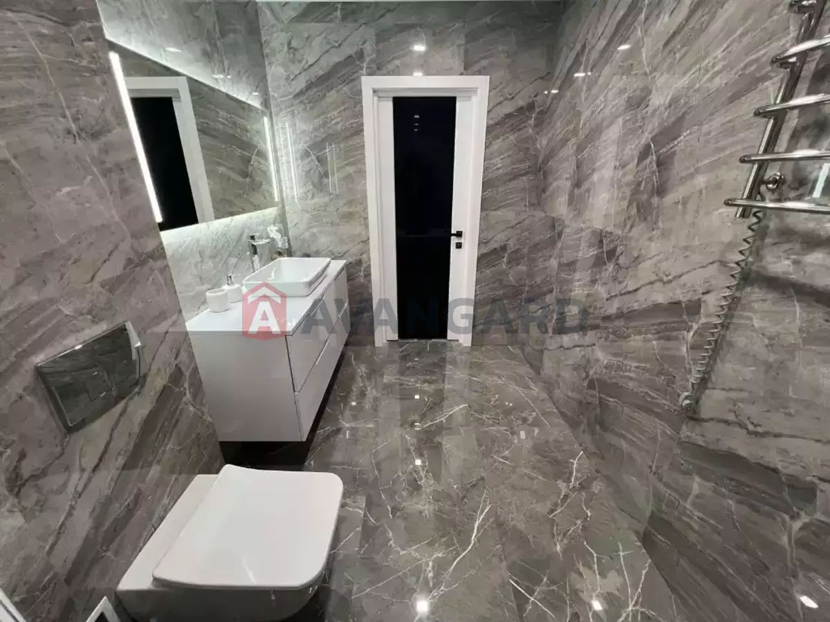 Продам простору квартиру в  ЖК River Park.