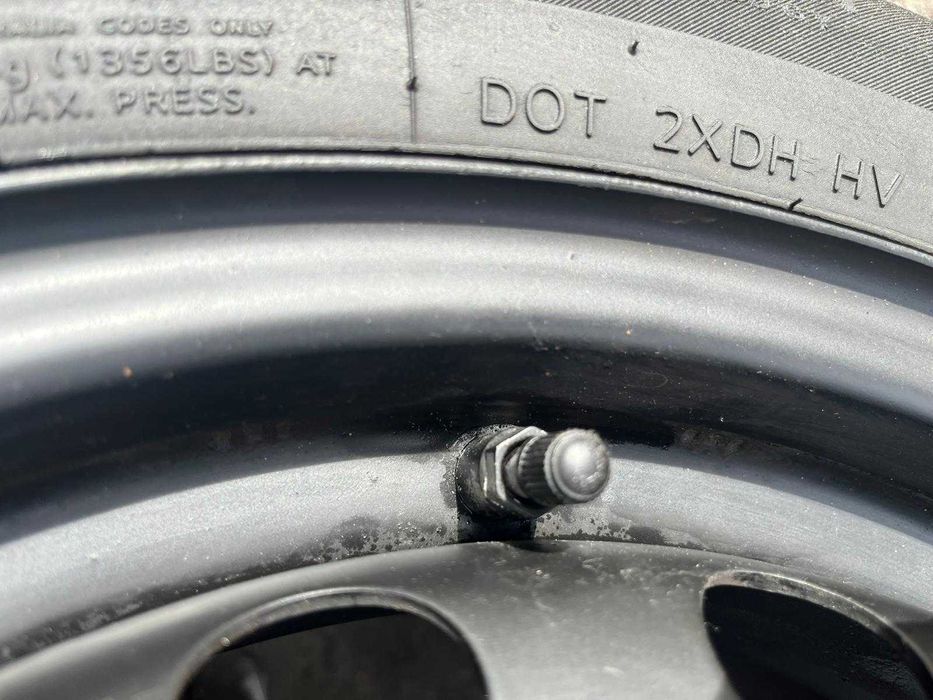 Felgi stalowe 15" 5x114,3 z czujnikami TPMS i oponami