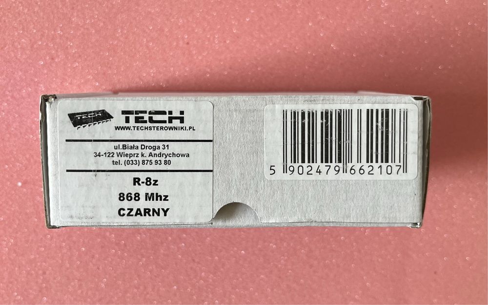 Regulator pokojowy firmy Tech R-8z CZARNY (termostat)