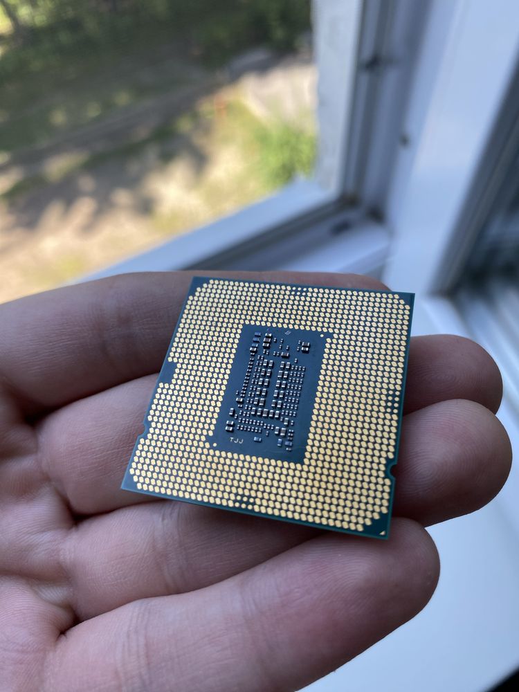 Intel Core I3 10105F в гарному стані