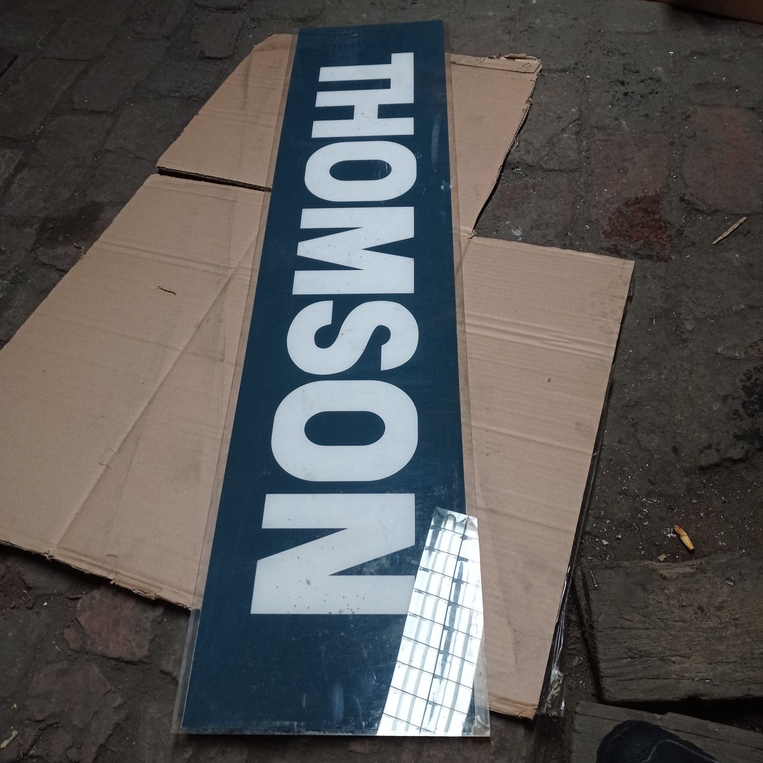 Reklama świetlna thomson plafon napis ozdobny baner 30*125