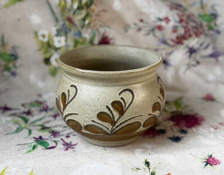 Ceramiczna osłonka w rustykalnym stylu