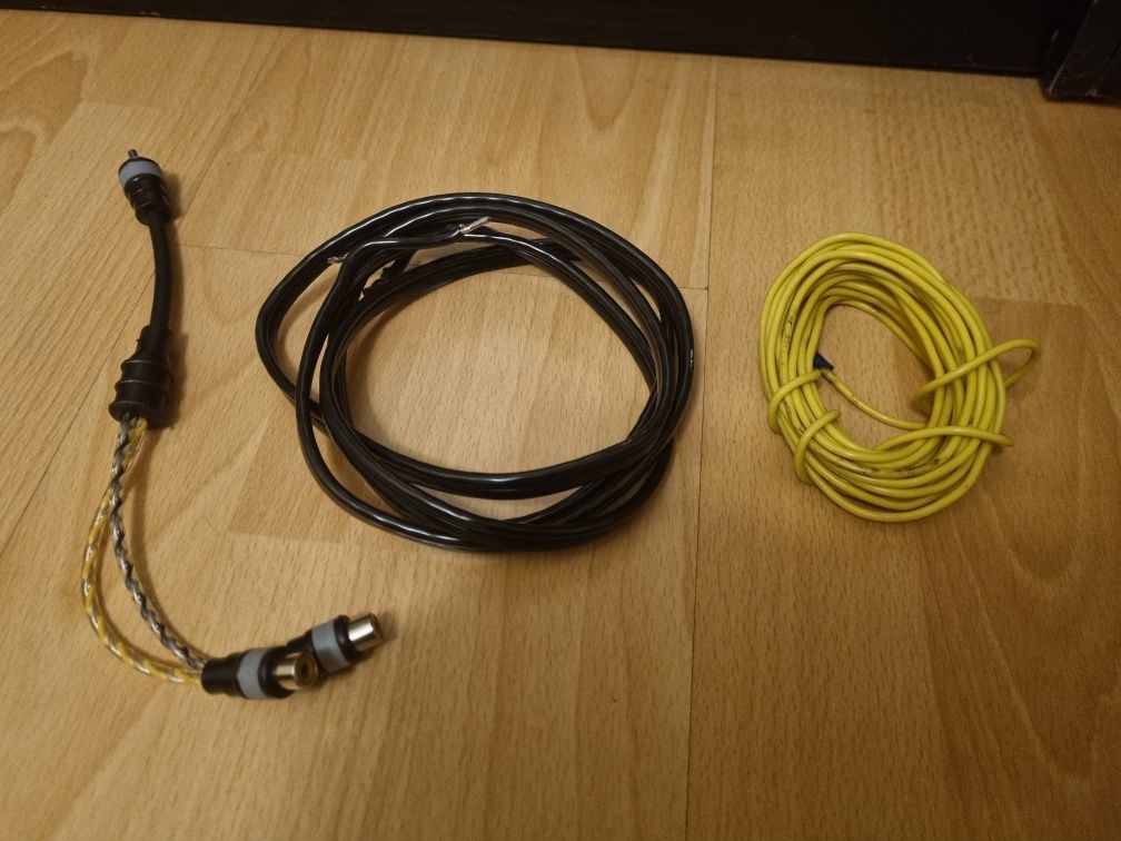 Subwoofer do Ford Focus MK2 głośnik JL AUDIO 10W0v3-4