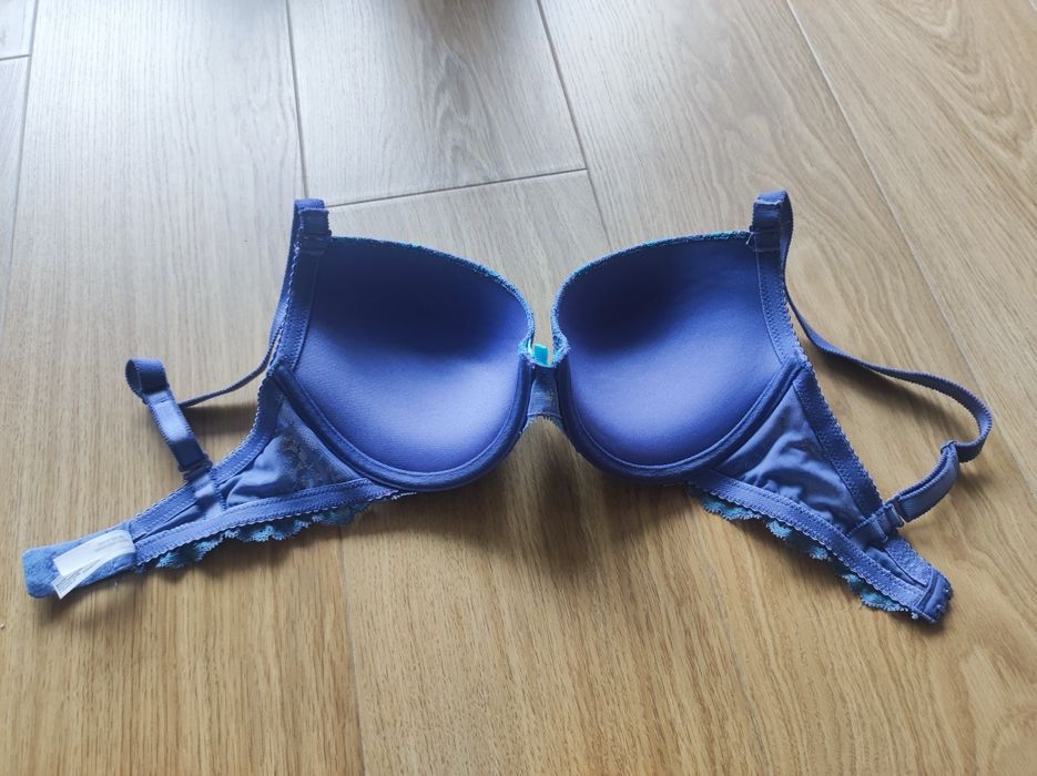 Niebieski biustonosz esotiq