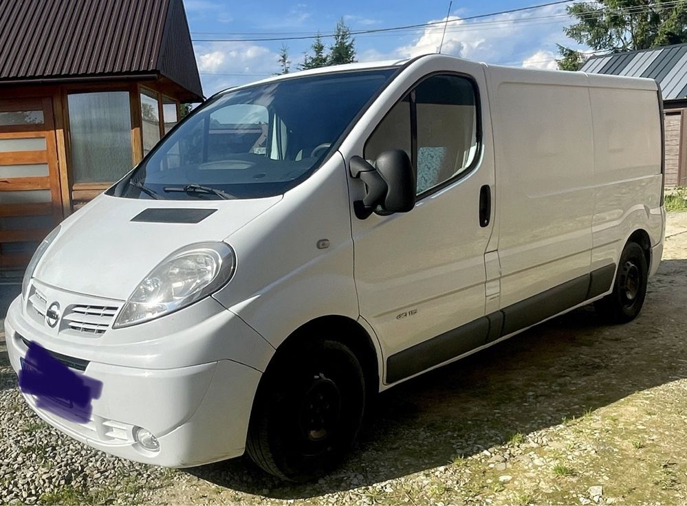 Bus Nissan Primastar długi