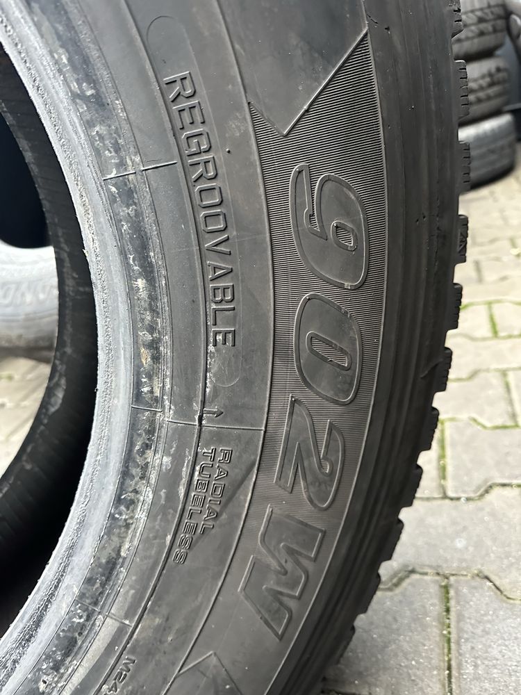 Yokohama 902W 315/70R22.5