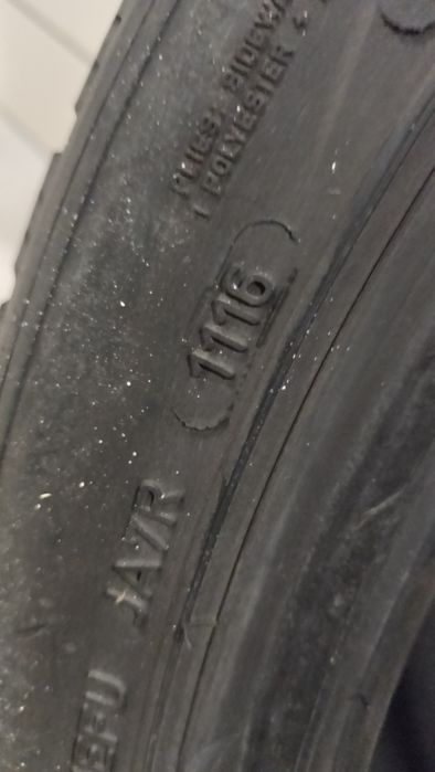 Opony zimowe 6,5mm Dunlop 235/45/18