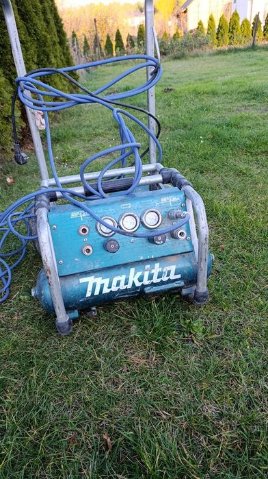 Kompresor Makita AC310h + gwoździarka, wkrętarka, zszywacz