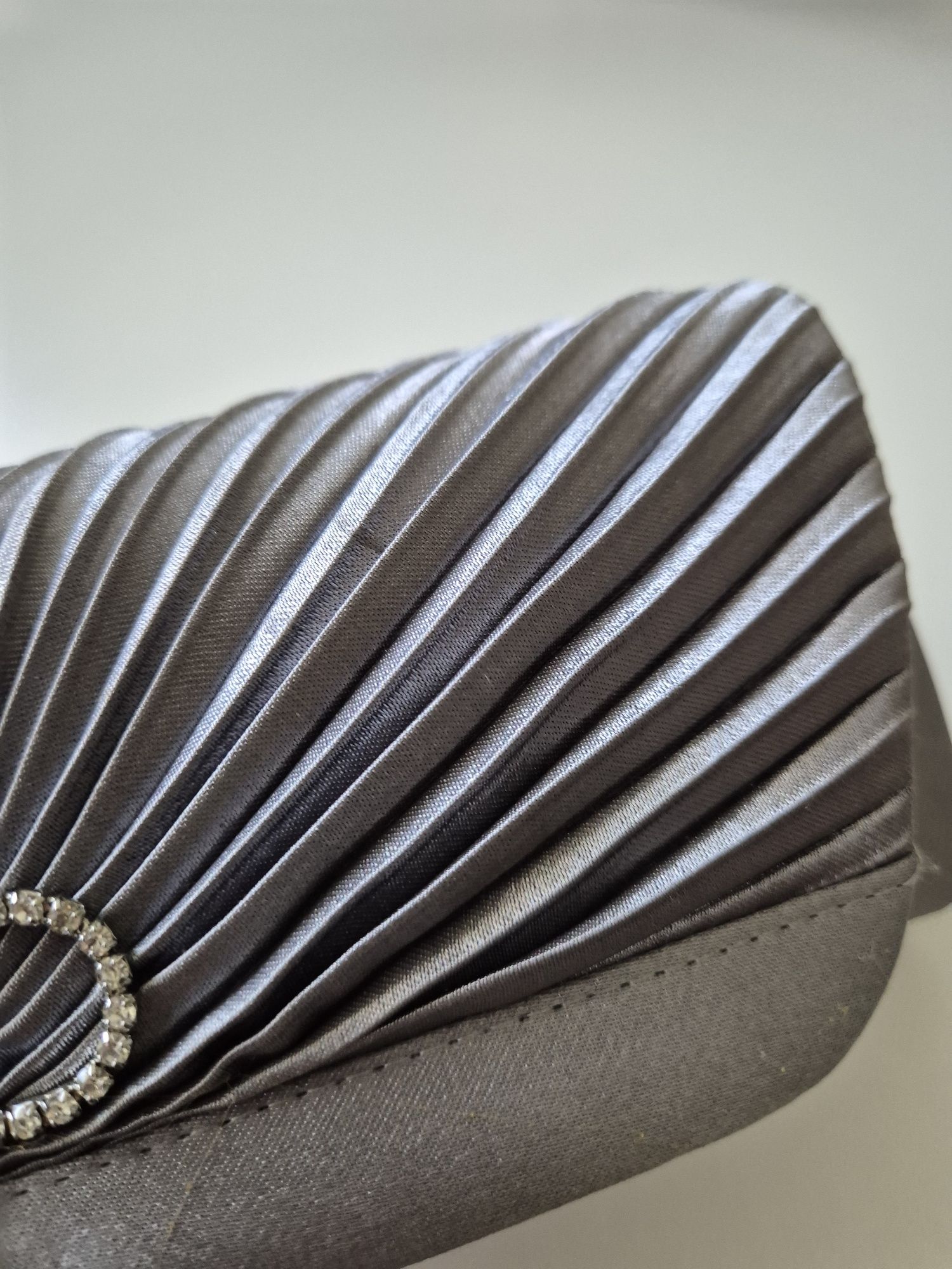 Srebra szara kopertówka torebka elegancka używana