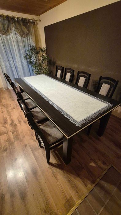 Stół do jadalni/salonu na 8 osób