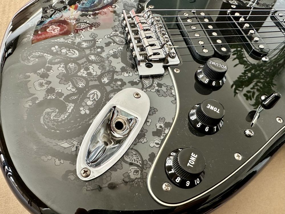 Gitara elektryczna Fender FSR Strat Black Paisley HSS RW super stan
