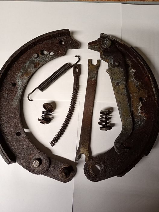 Szczęki hamulcowe syrena - komplet