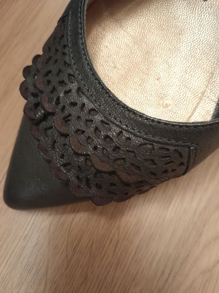Sapatos "Sofia Costa." Numero 35