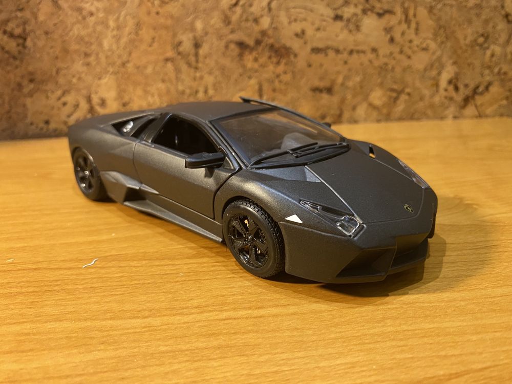 MAISTO Lamborghini Aventador 1.24