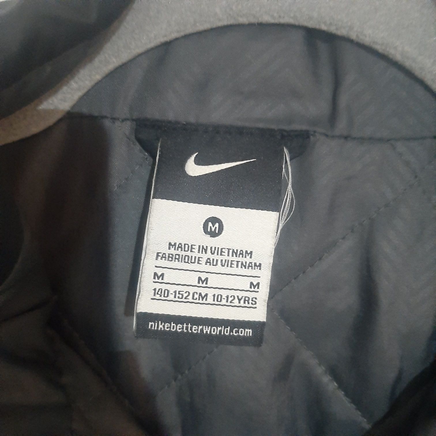 Wiatrówka Nike roz. 140- 152