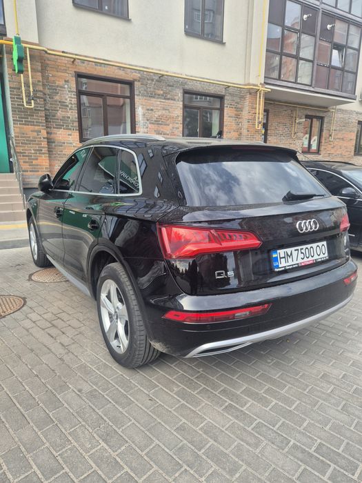 Audi Q5 2019 року