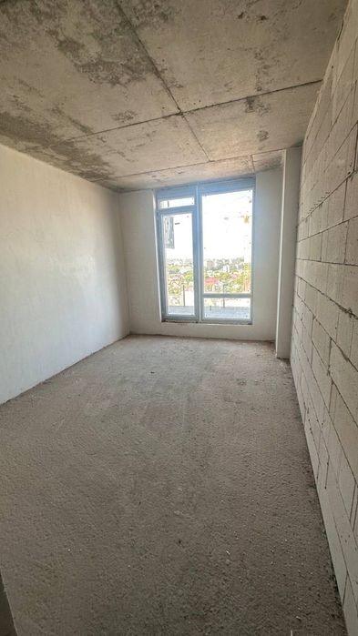 Продаж 2 км квартири в сучасному ЖК поруч з озером