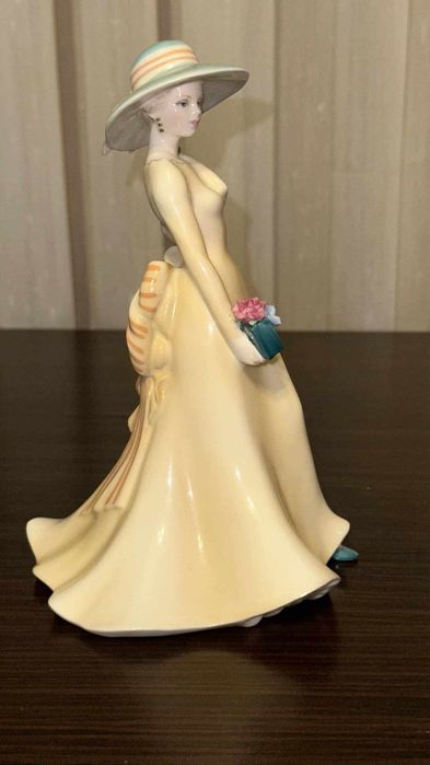 Figurka z porcelany Coalport