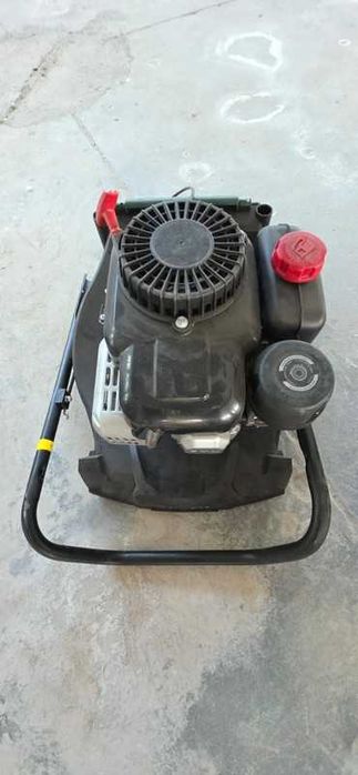 Silnik kosiarki spalinowej Parkside, model PBM 132 B