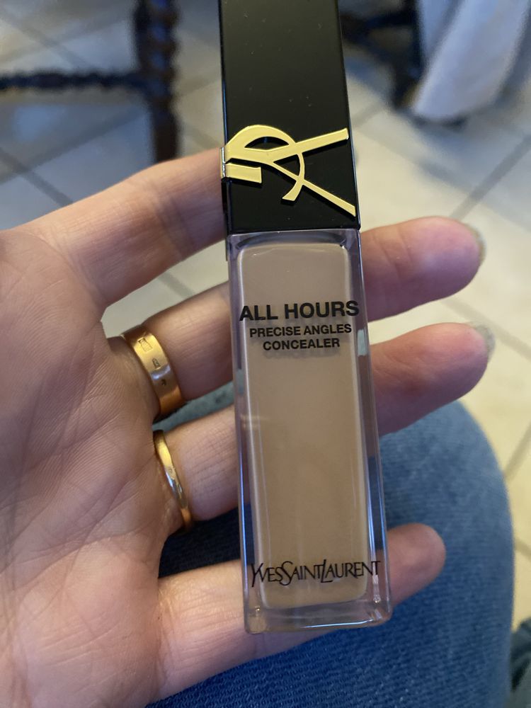 Nowy długotrwały korektor oryginalny yves saint laurent MW9 świeży