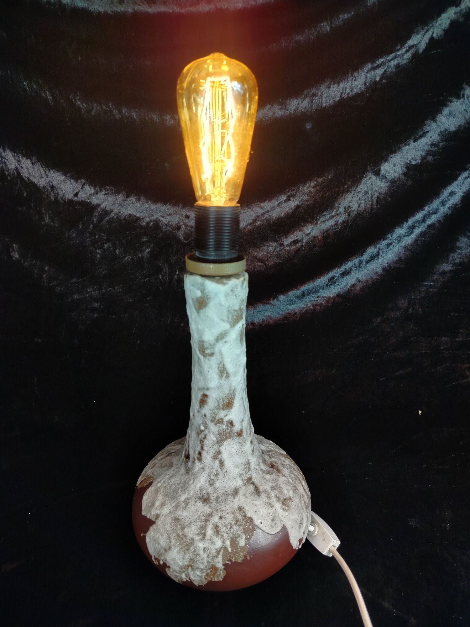 Stara duża piękna lampa Lava