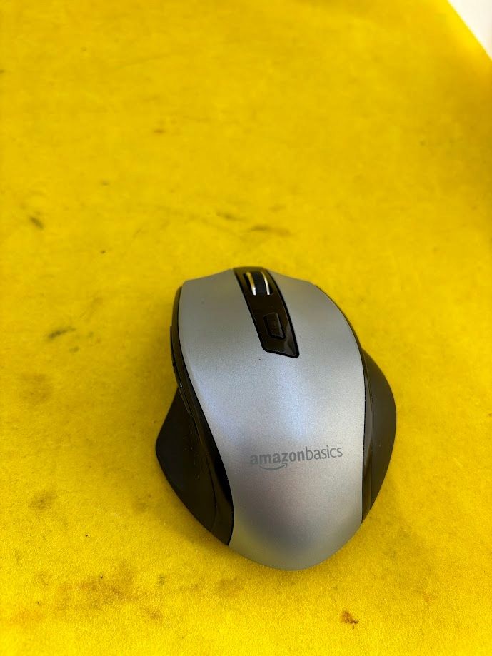 ergonomiczna mysz bezprzewodowa amazon basics regulacja dpi srebrna