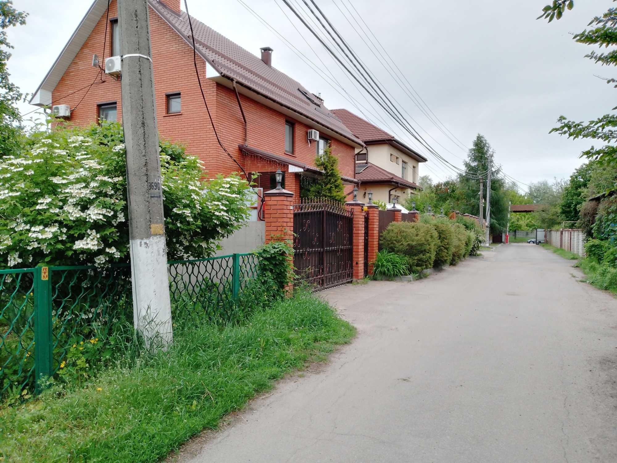 Нивки,Территориально Стеценко25-27, цивильная ,обжитая улица ,6 соток.