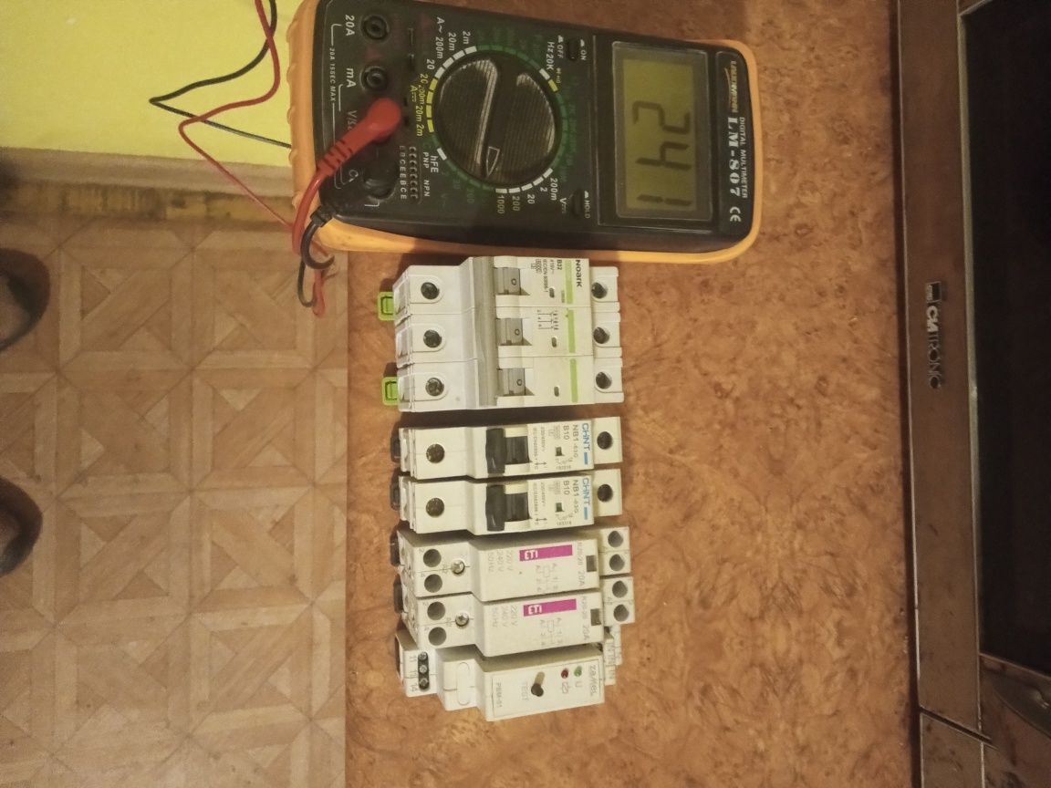 Elektryczna aparatura1/3warto