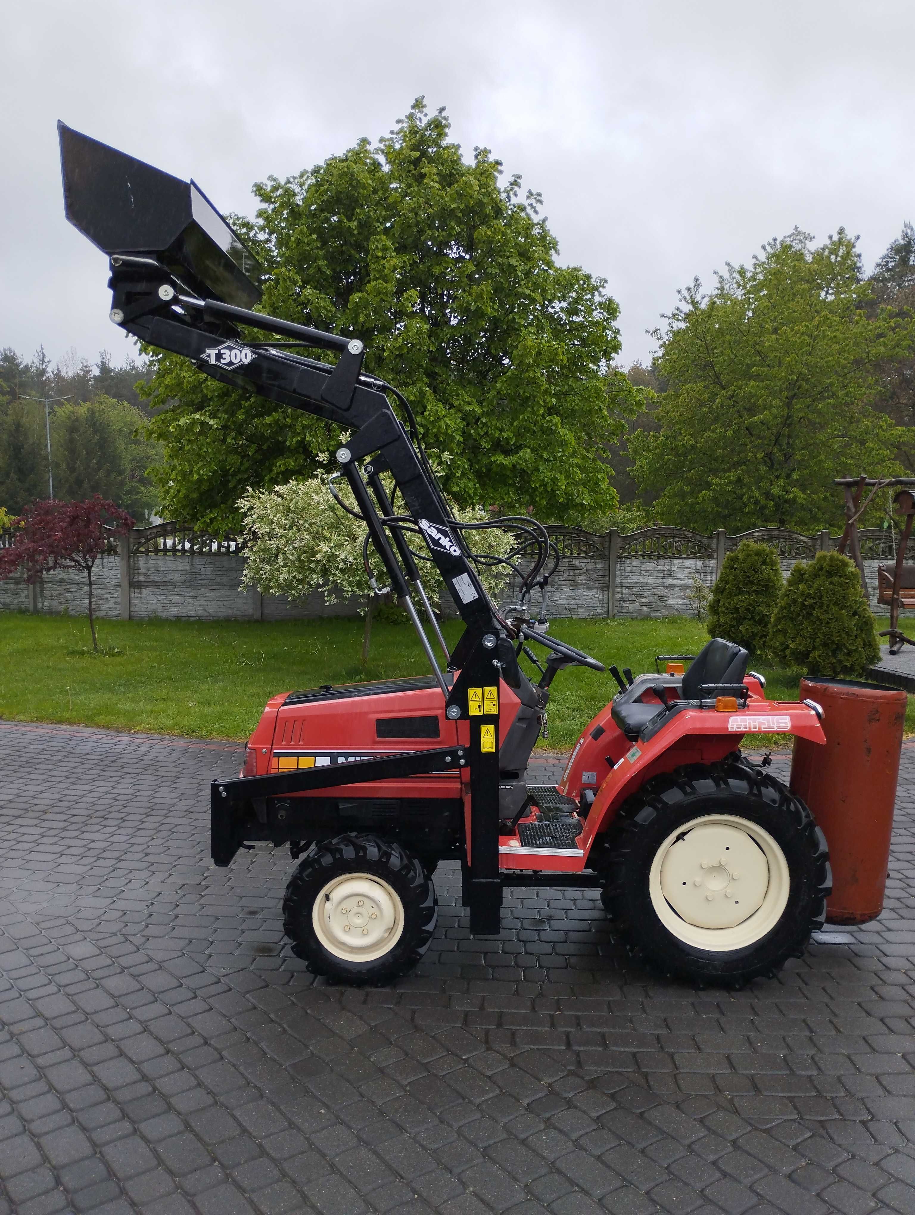Mini traktorek 4x4 Mitsubishi MT !6