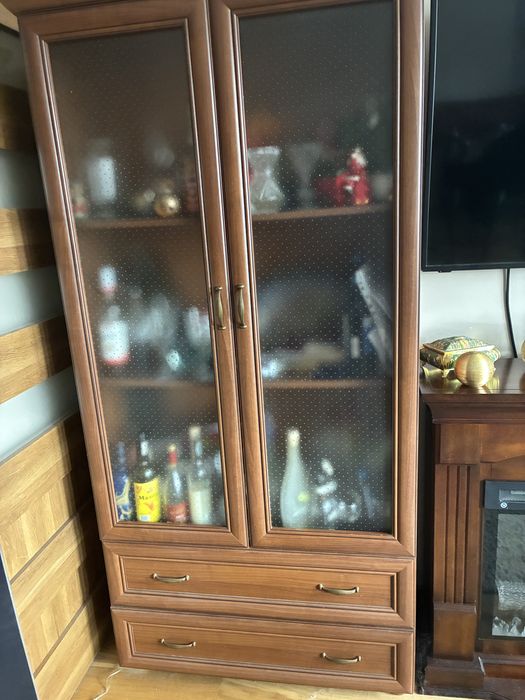 Komplet mebli Orzech 1 komoda, 2 witrynki