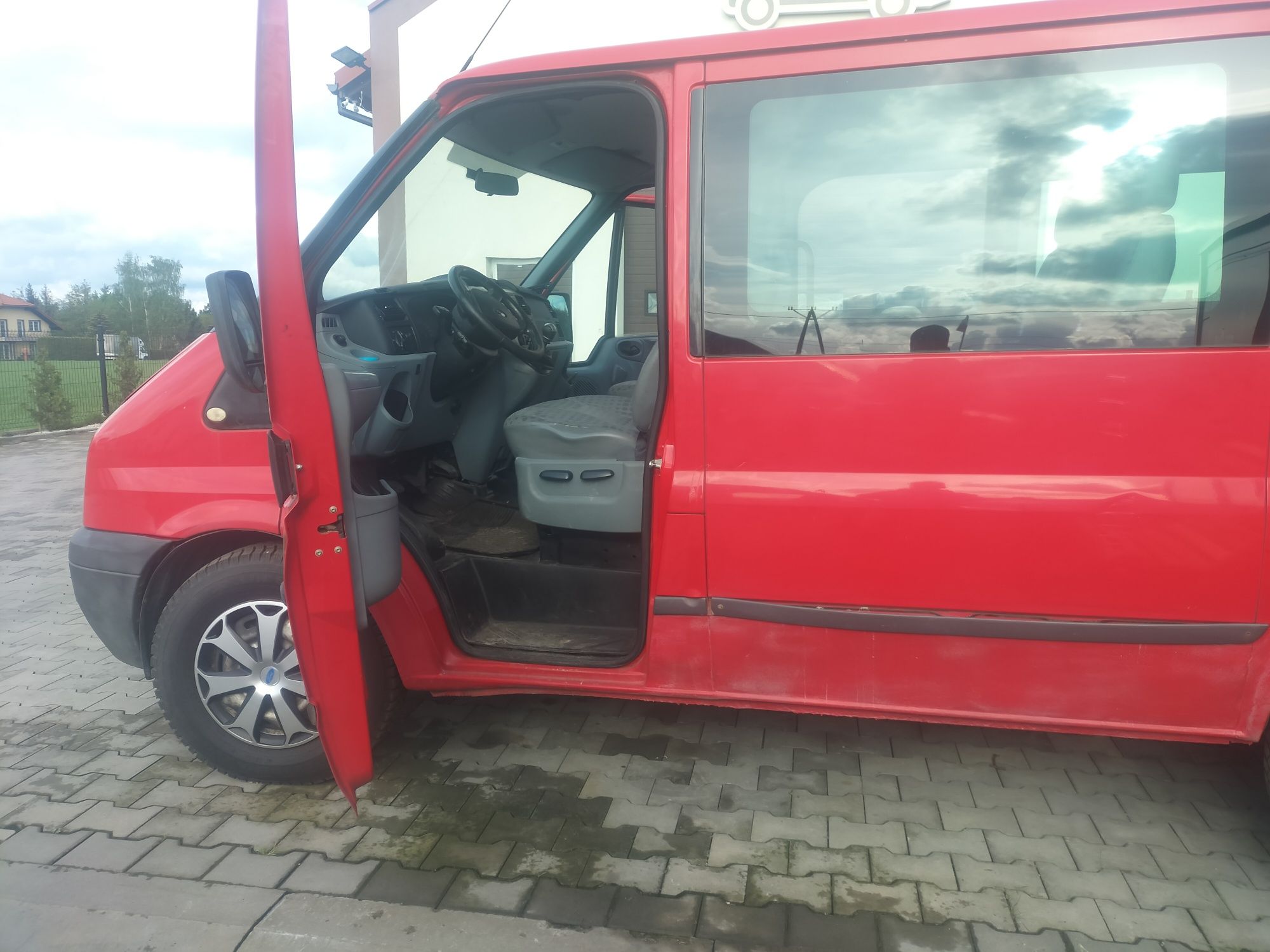 Ford Transit 2.4 TDCI 4x4 9 osób