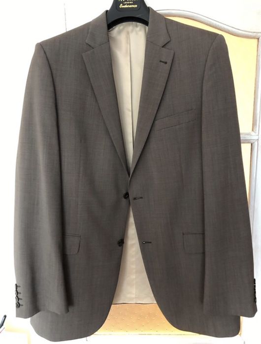 Brązowa marynarka firmy Digel.