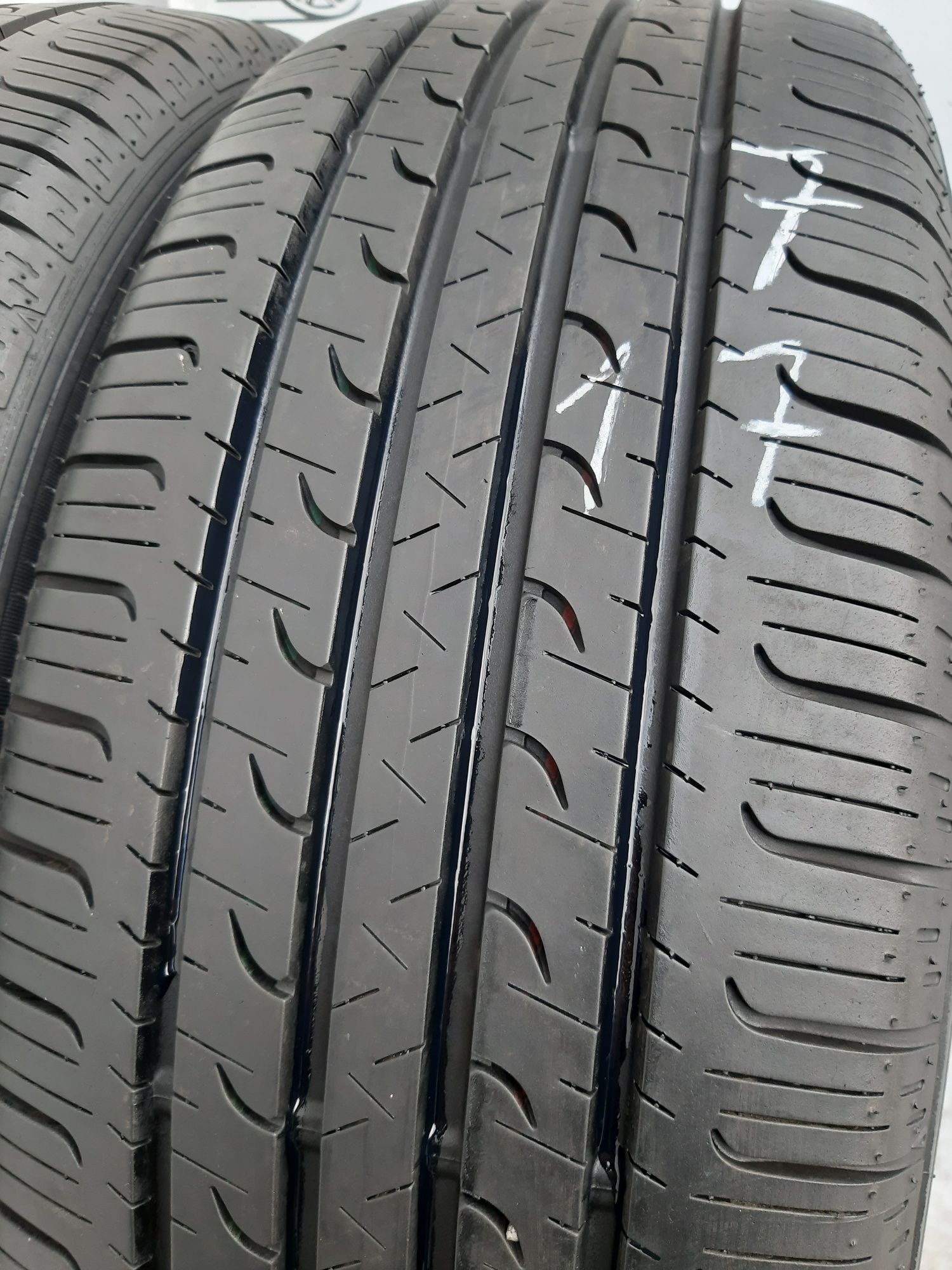 2x 225/55r19 99V Goodyear EfficientGrip SUV 4x4